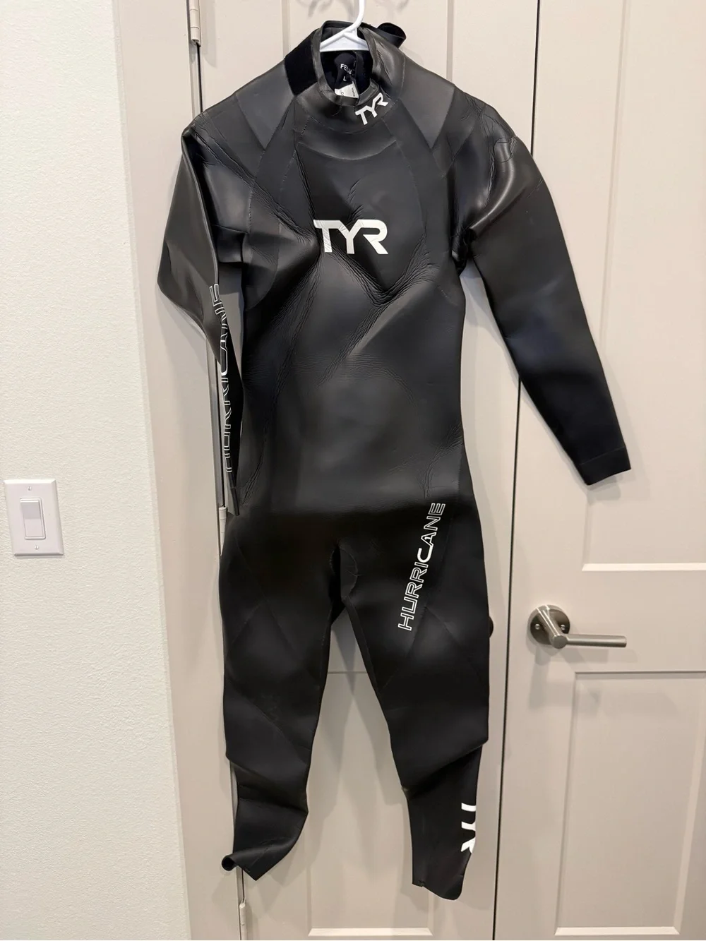 TYR Black Women's Hurricane Full Wetsuit size Large